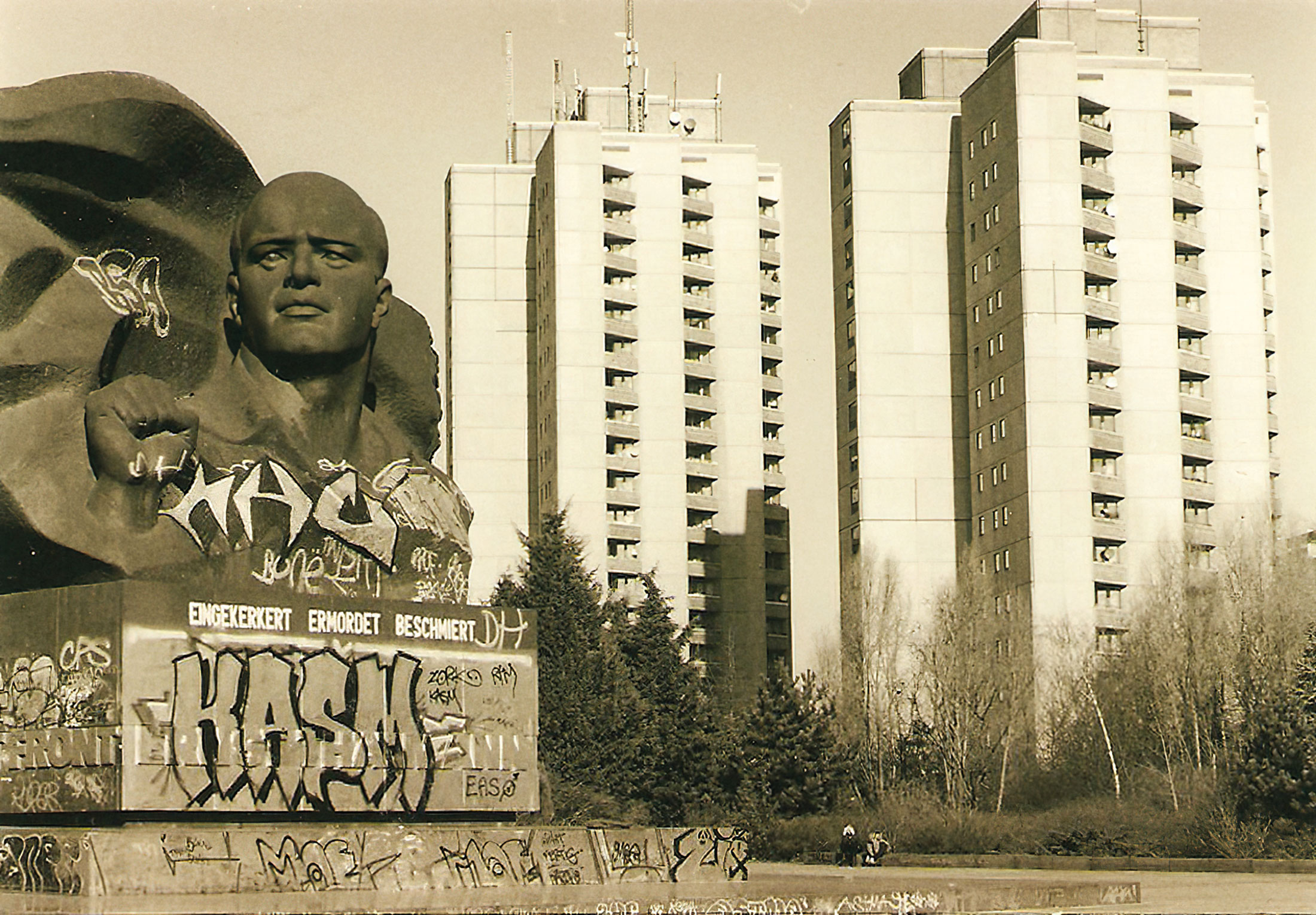 The Thälmann monument has been painted repeatedly with graffiti since the 1990s.